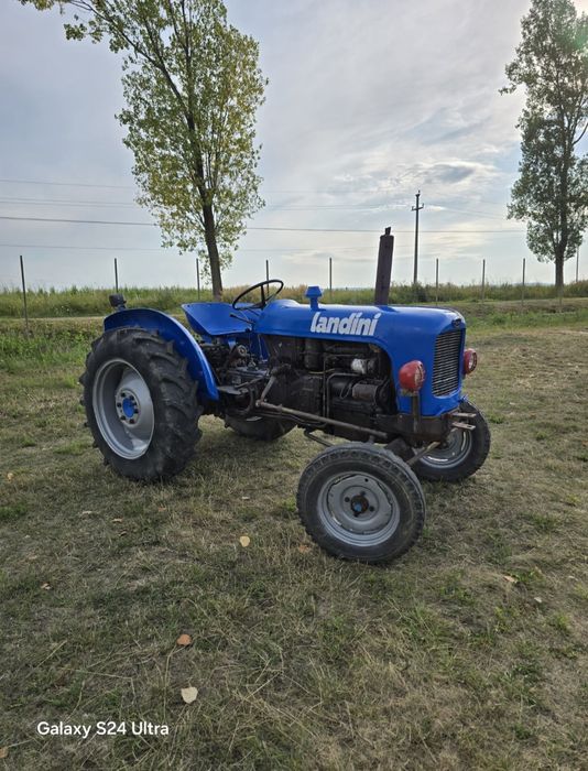 Tractor Landini 
Tractor Landini motor parkin 3 cilindri consum foart