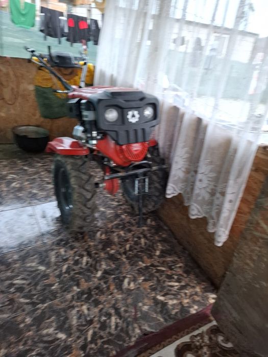 Vand motocultor in stare foarte buna