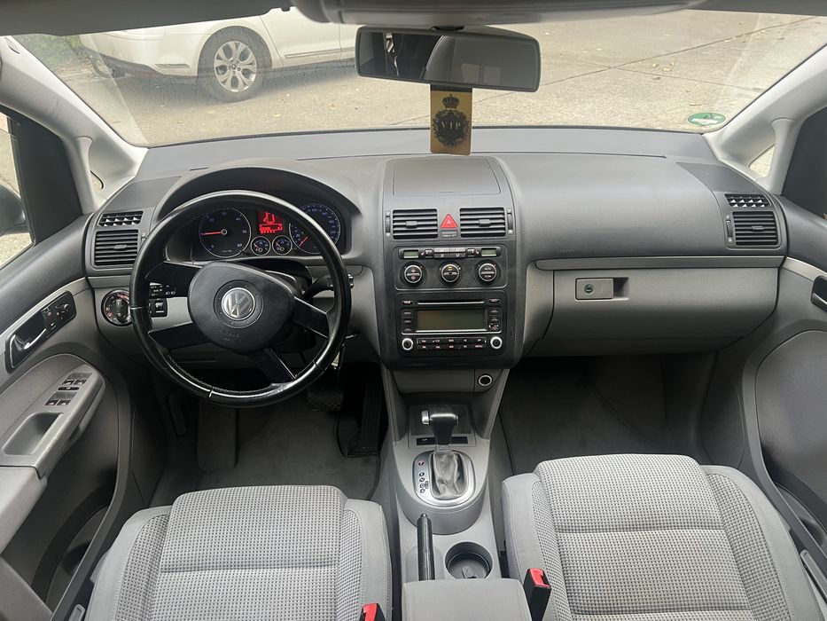VW Touran 2.0TDI 140cp Automat