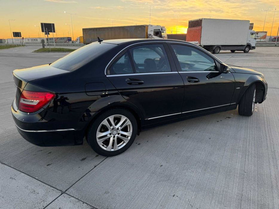 Mercedes c180 w204 2011