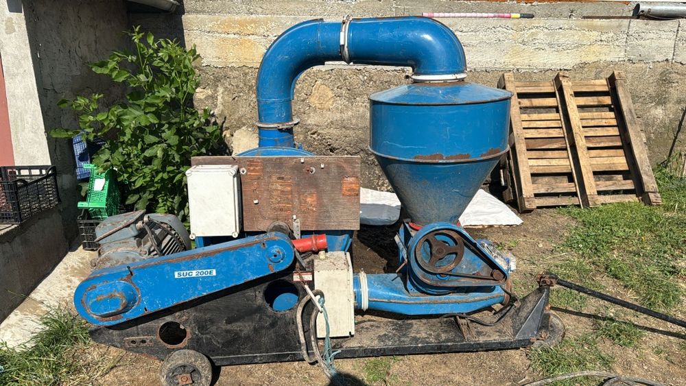 Transportor pneumatic