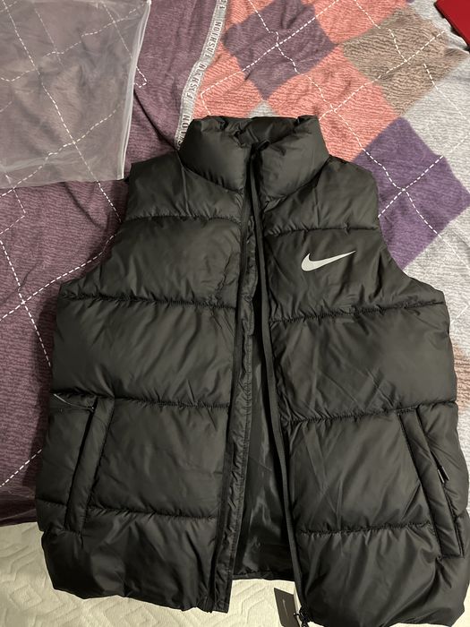 безрукавка найк