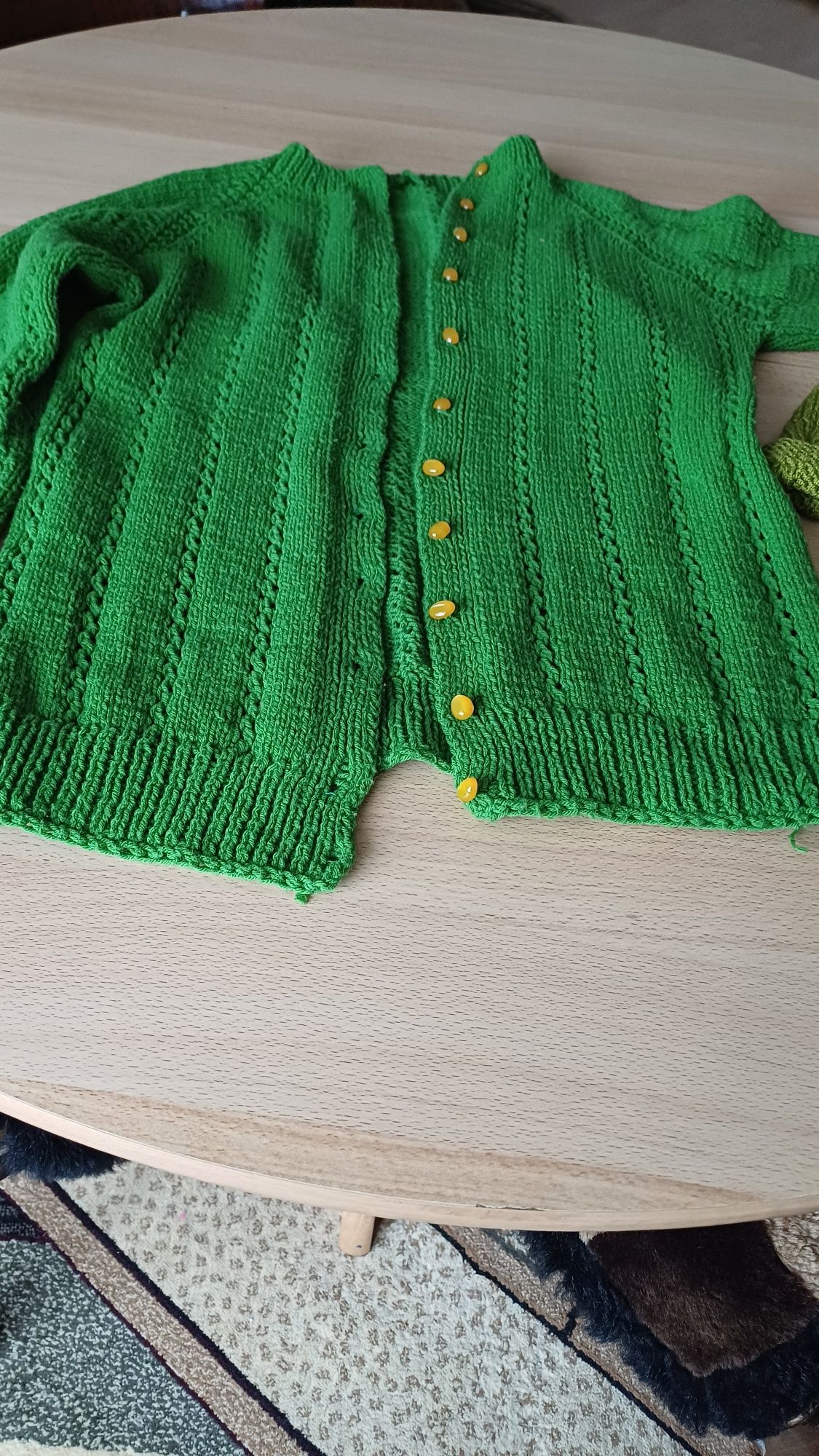 Set manusi, căciulă pulover hand made.