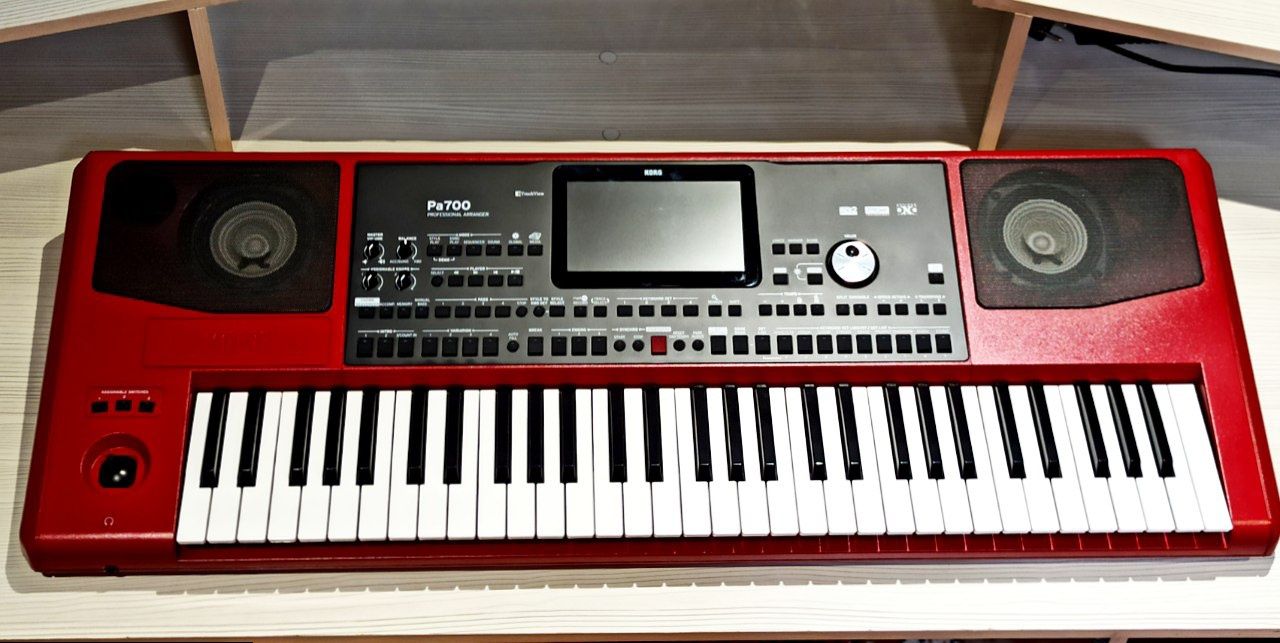 Korg Pa 700 Professional Arranger sotuvda