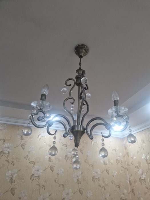 Продам люстры не дорого