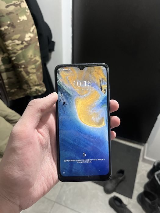 ZTE A71 смартфон