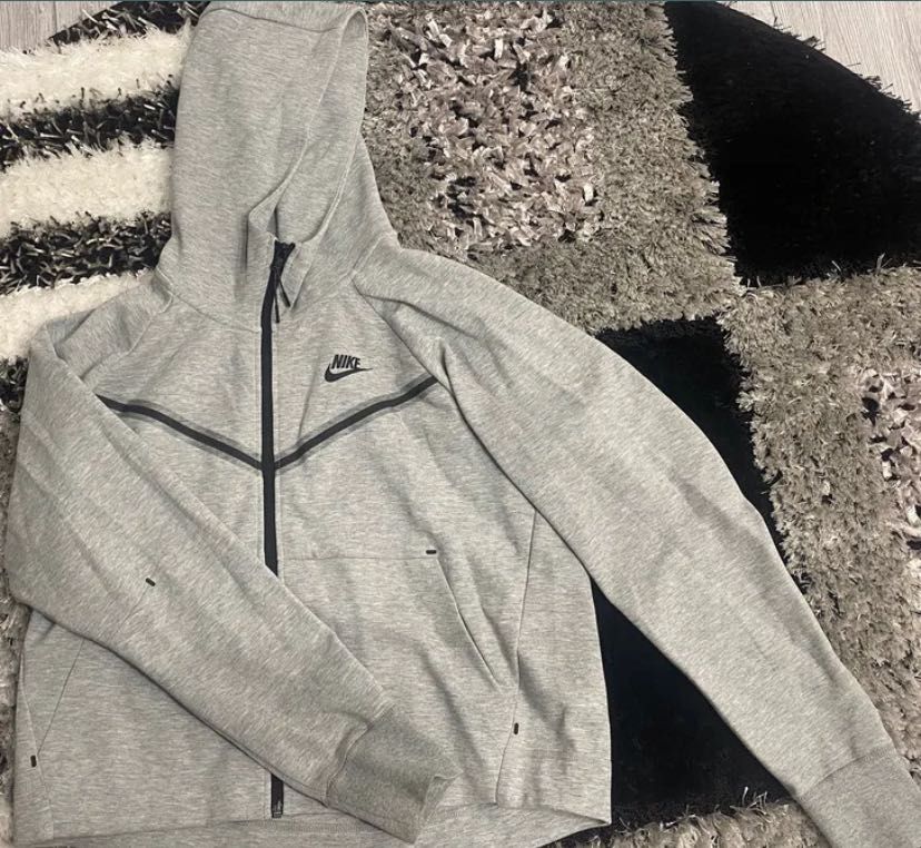 Nike tech fleece Gri