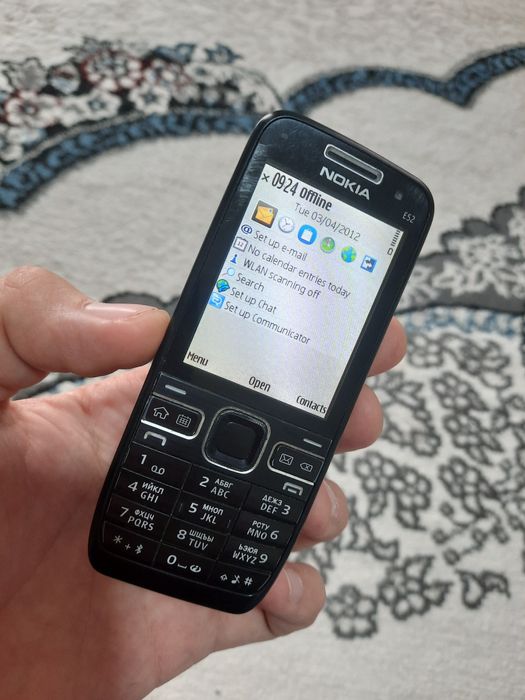 Nokia E52 sotladi