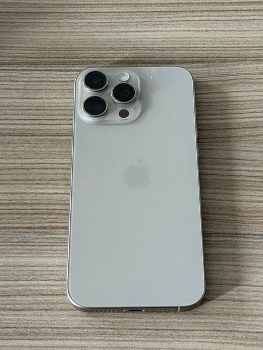 Продавам Iphone 16 pro 512 GB