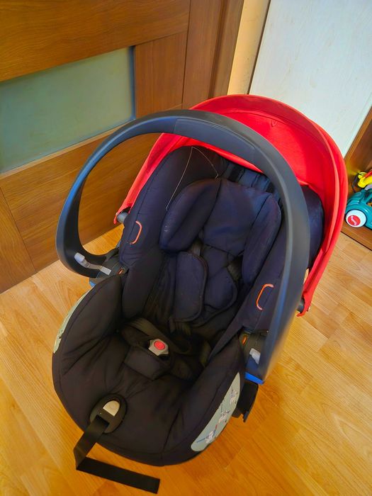 Carucior Stokke V6 2 in 1, scoica izi sleep si Isofix