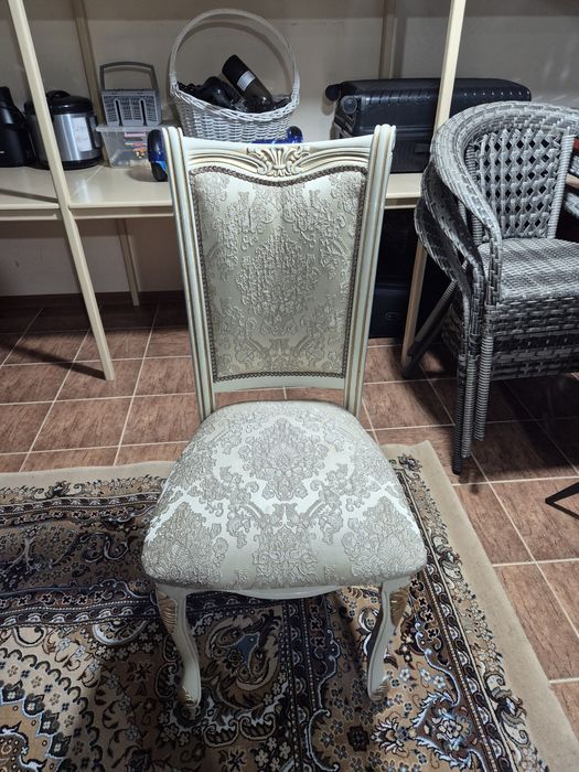 Сотилади стол-хонтахта