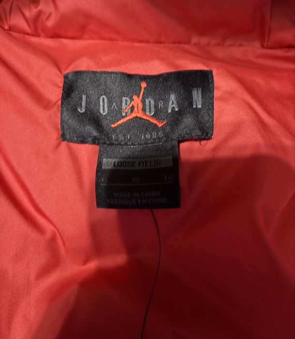 [PREȚ NEGOCIABIL]  Geaca Jordan XL negru roșu XL xl