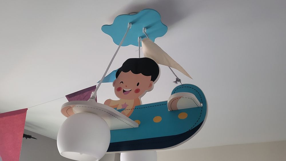 Lustra avion pentru copii