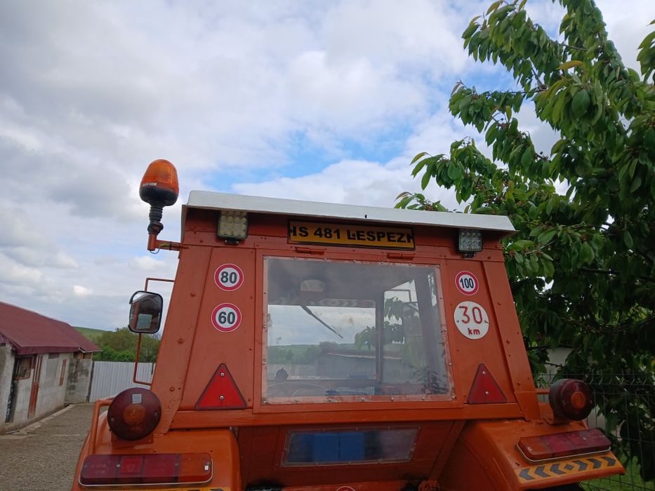 Tractor universal 550 600 640