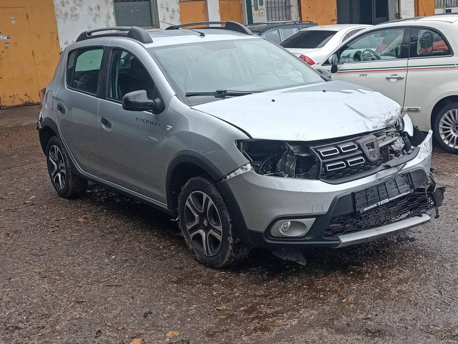 DACIA Sandero avariata