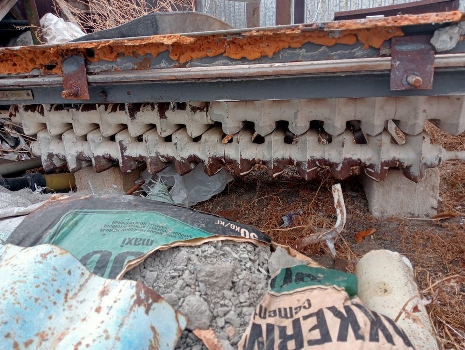 Продается дверь,батарея