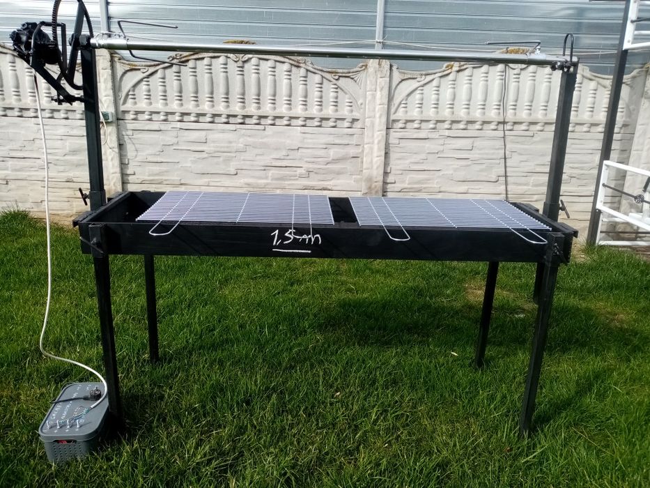 Rotisor electric cu trei viteze