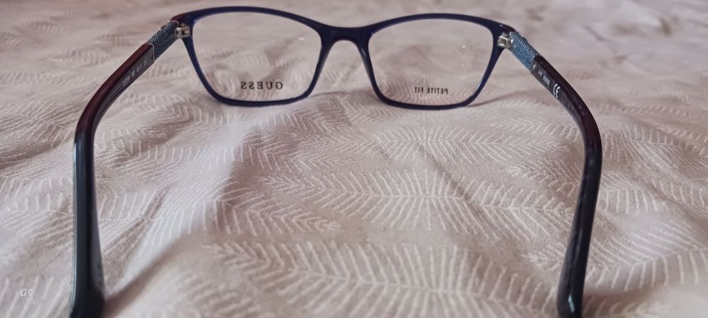 Диоптрична рамка за очила Guess