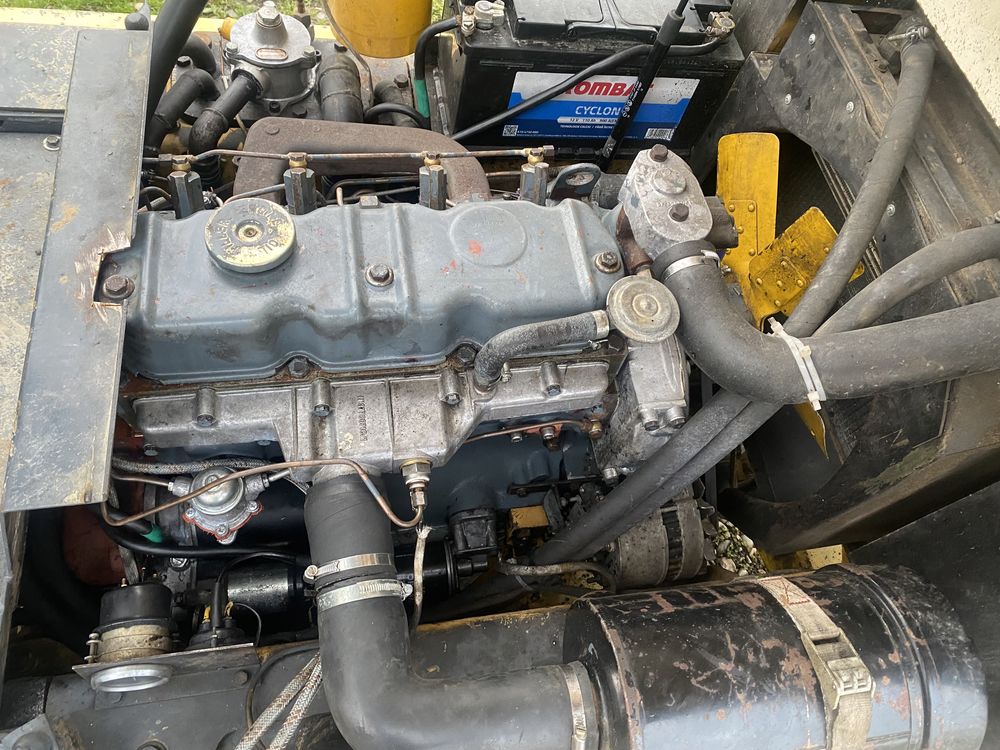 Stivuitor diesel ridica 2.5T la 3.25M H stare buna motor perkins