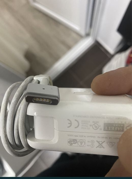 Vand incarcator macbook air si pro