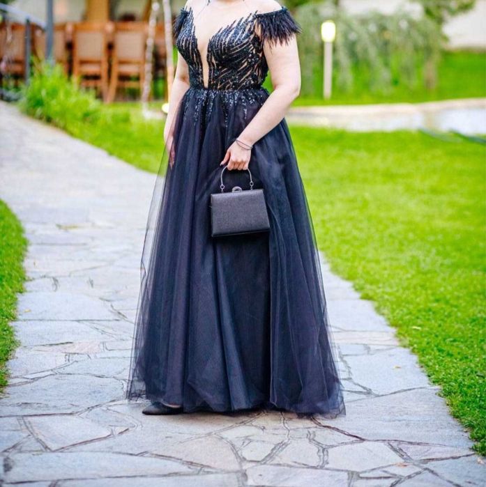 Черна официална рокля