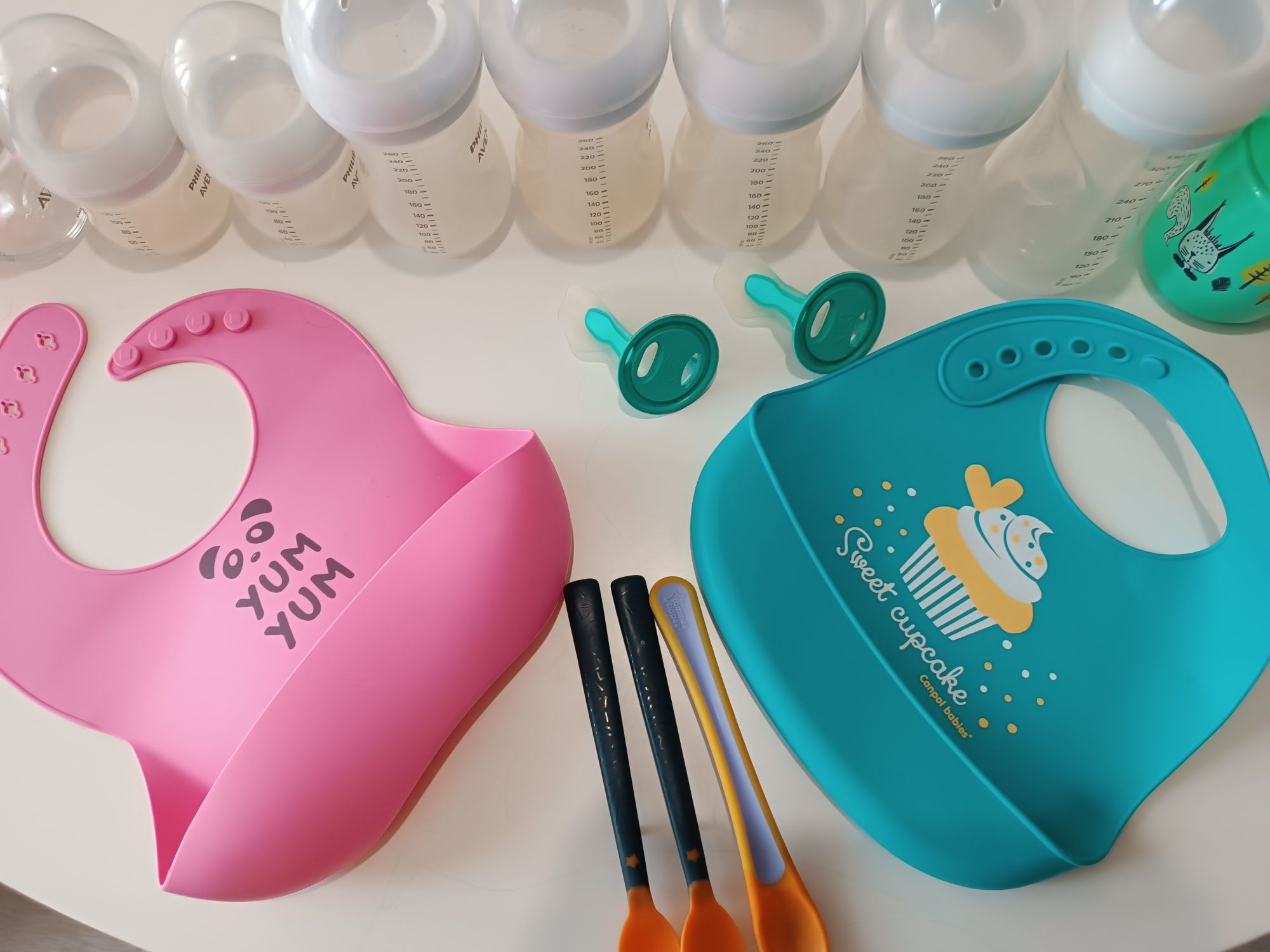 Шишета Philips Aven,чаша със сламка Tommee Tippee+Лигавник от Маймунче