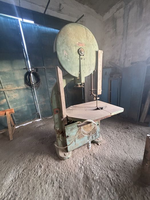 Hala 300 mp+ curte 6000 mp + utilaje de gater - de inchriat in Luguzau