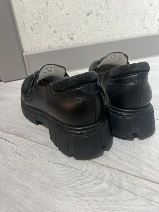 Лоферы кожанные.