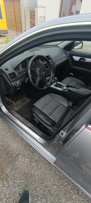 Vând Mercedes Benz c class 200