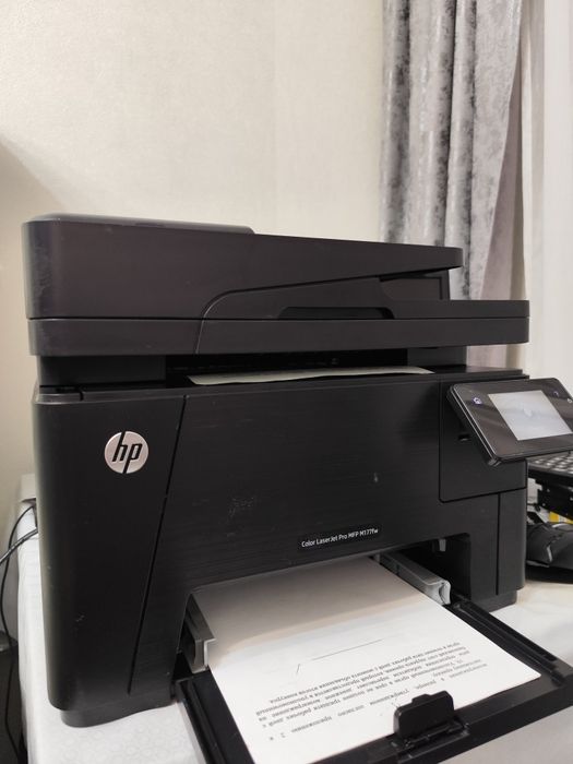 Продам цветной принтер МФУ hp 177