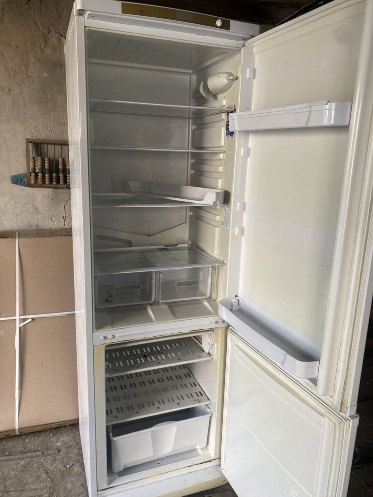 Холодильник б/у не рабочий