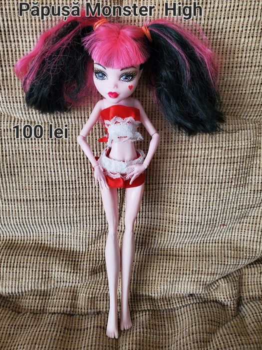 Păpuși Monster High
