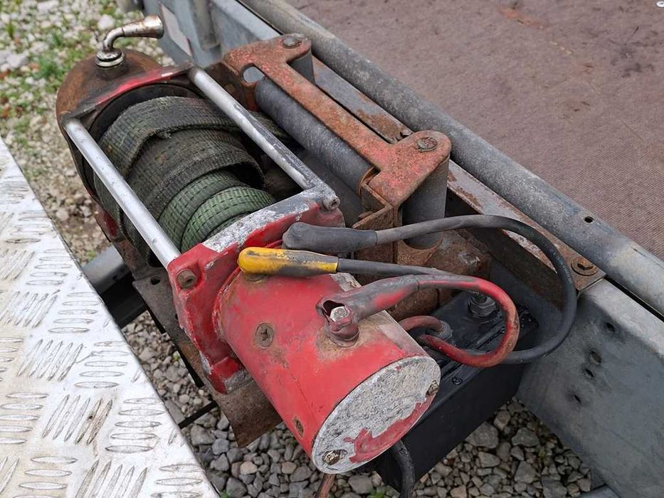 Работеща лебедка с изронени зъби на редуктор