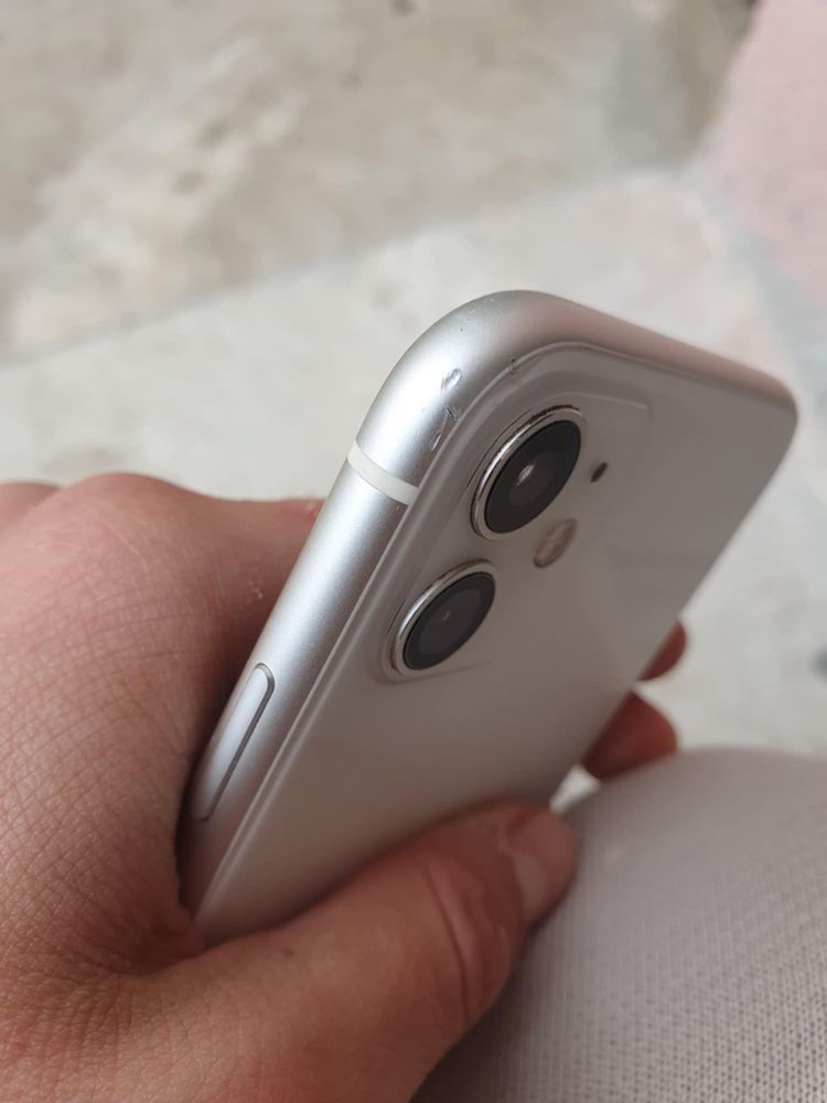 Iphone 11 /white Бял 64gb