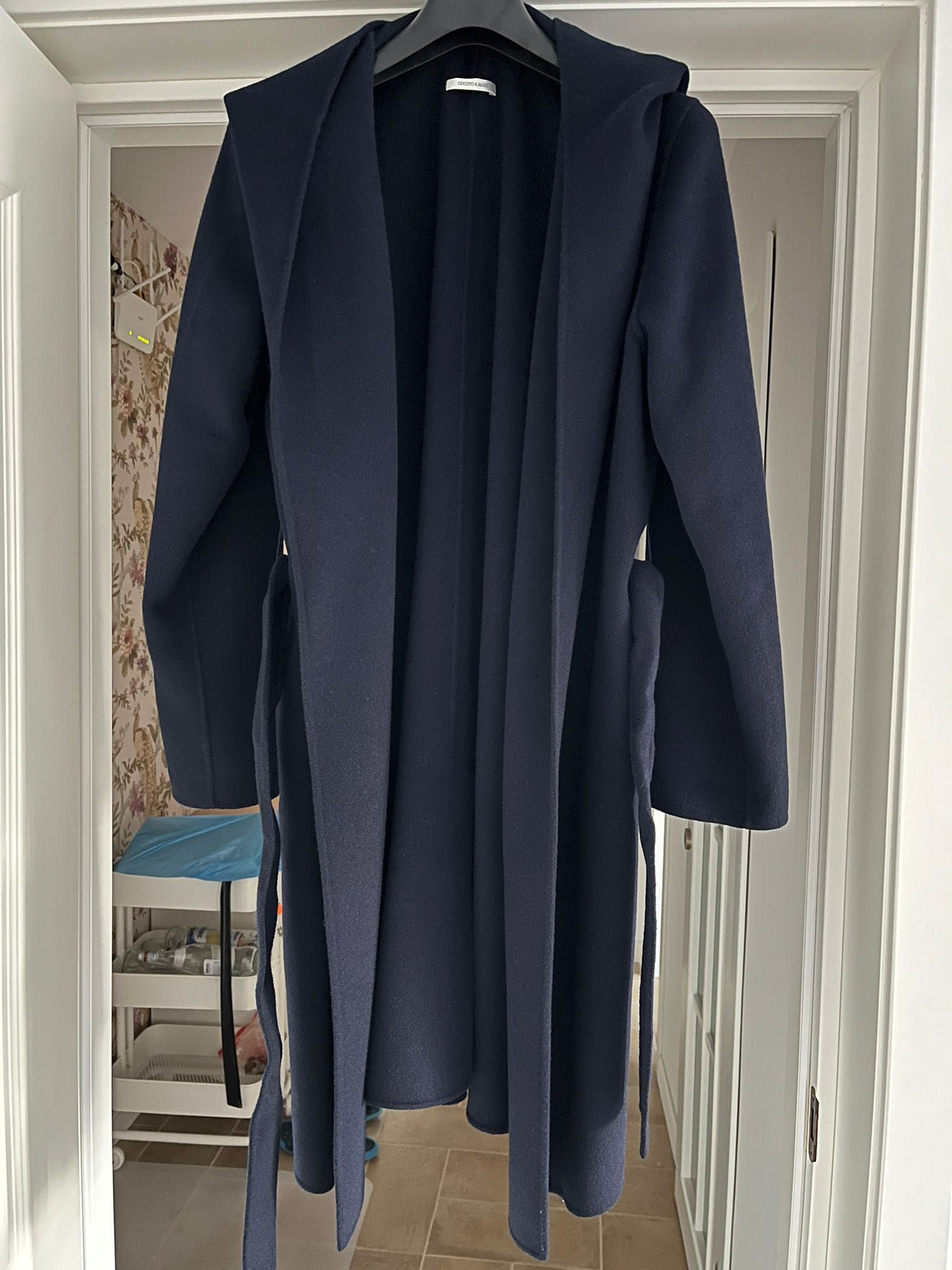 Vand palton grup Maxmara de lana stare buna