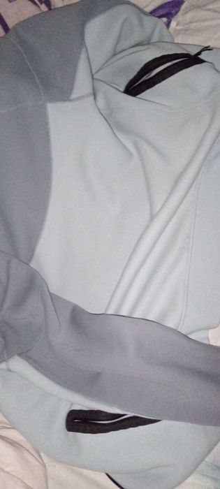 Bluza nike tech baby blue in conditie buna