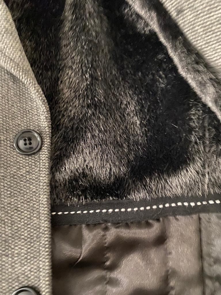 Пальто мужское, серого цвета