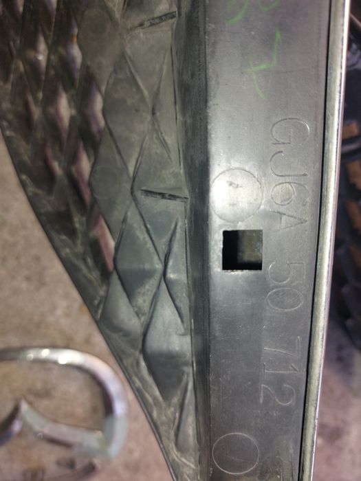 Радиаторна решетка за мазда 6