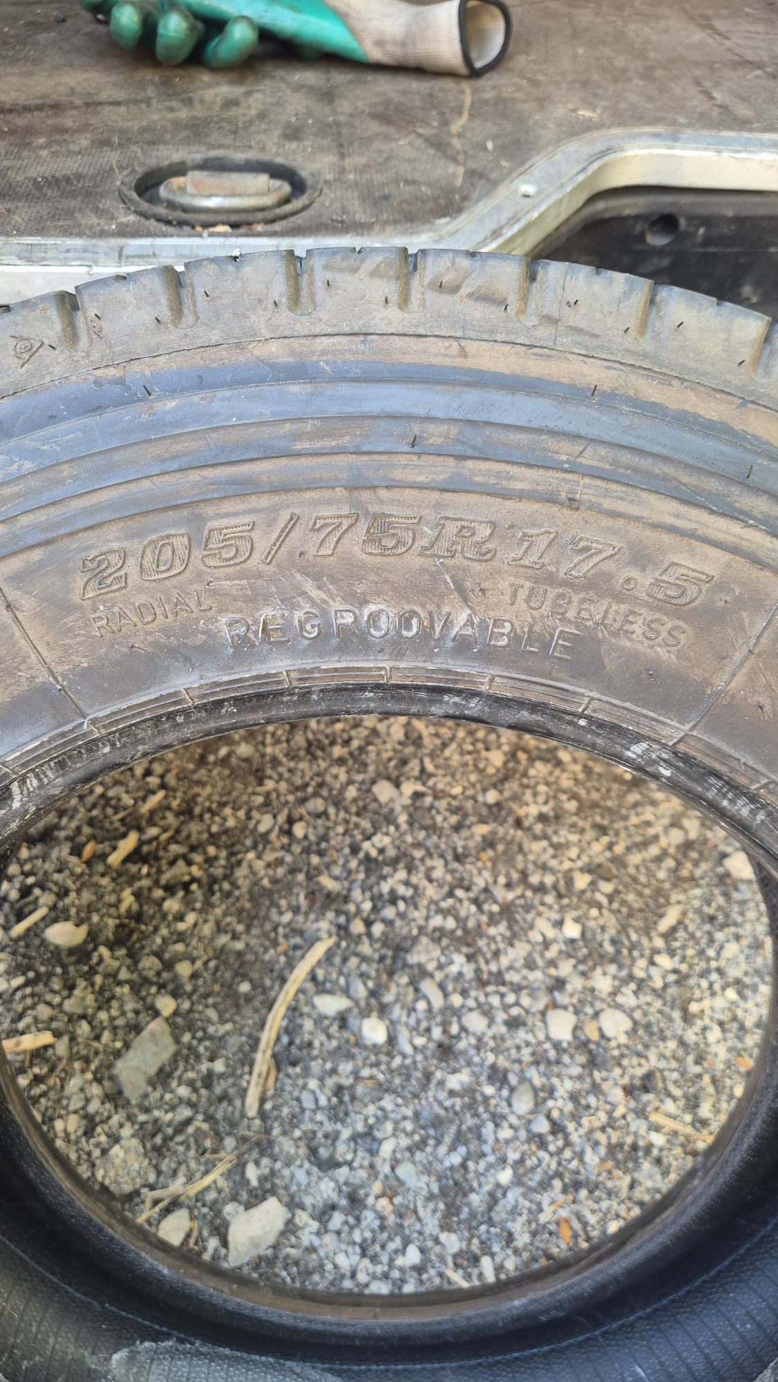 Гуми за камиони 205/75,R17.5 внос от Германия