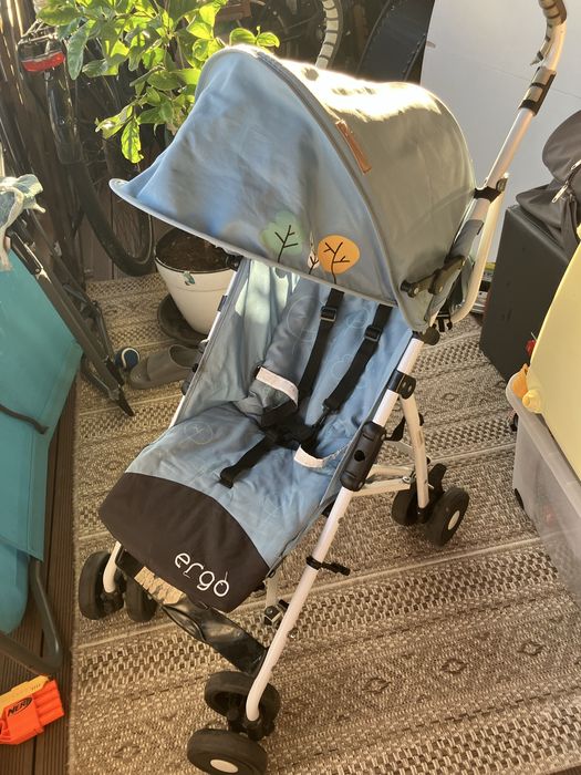 Vand doua carucioare sport pliabile