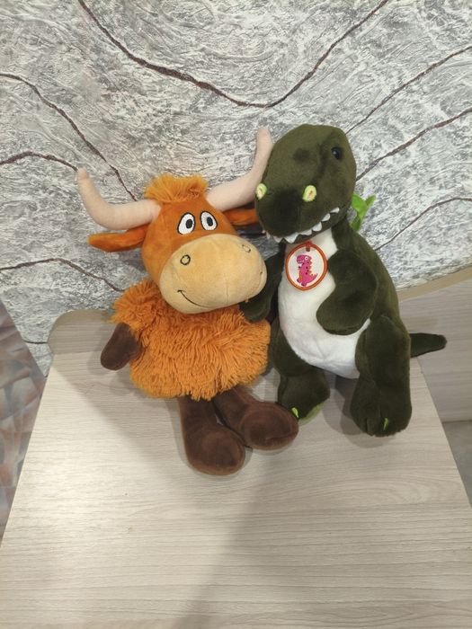 Продам две мягкие игрушки, б/у в отличном состоянии.