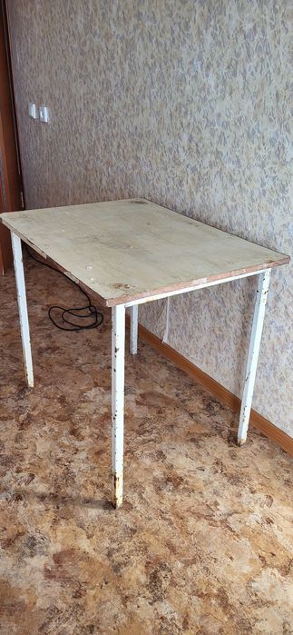 Отдам бесплатно стол