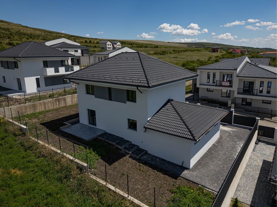 Vand casa unifamiliala la intrare in chinteni