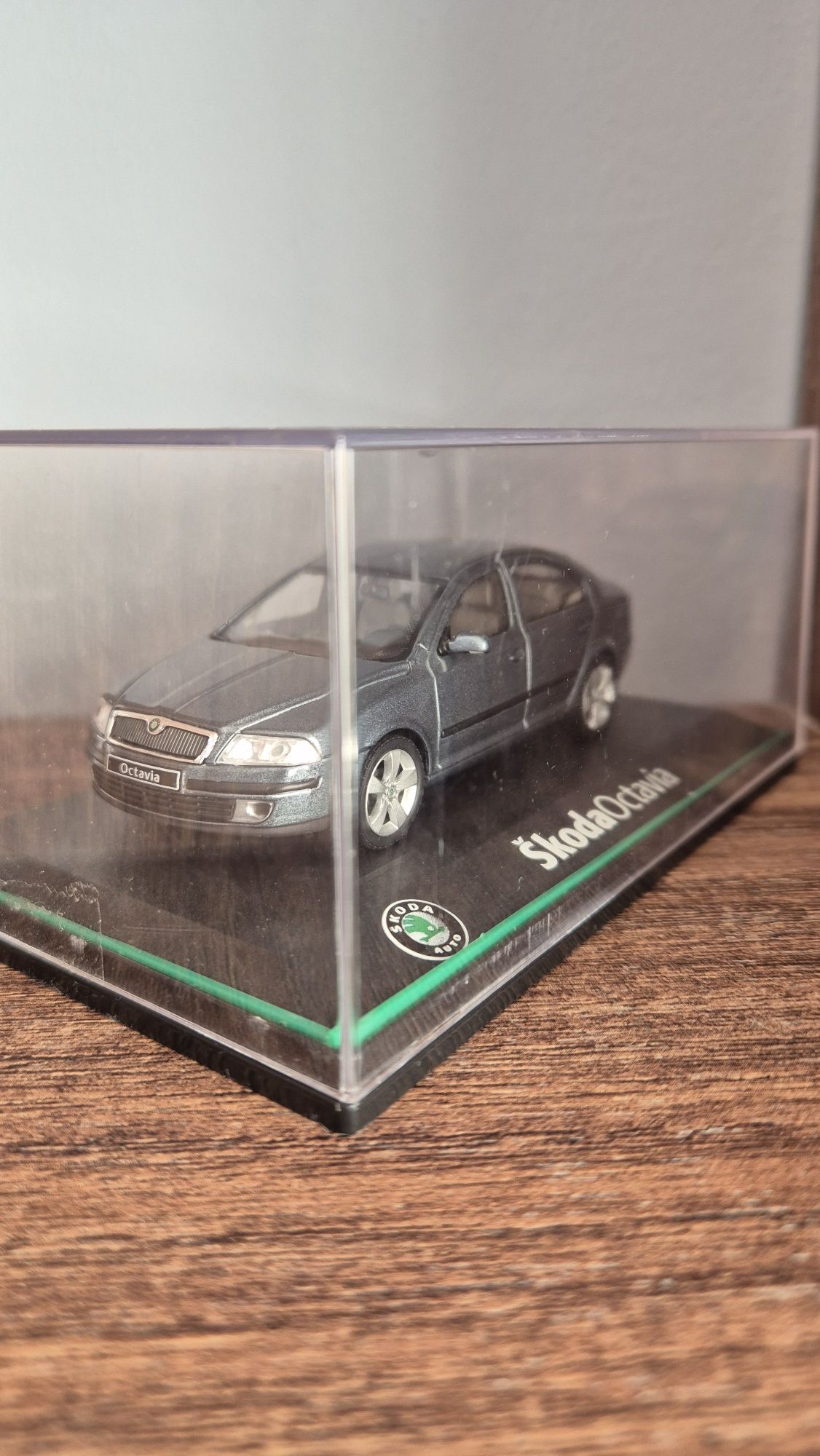 Шкода Октави 1:43