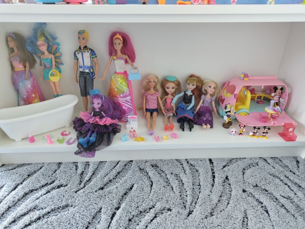 Păpuși Barbie și Minnie +diverse accesorii