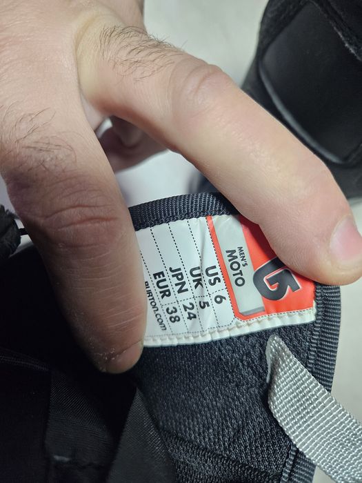 Boots 110 buti placa snowboard Burton   mărimea  38 ( 24  cm) .