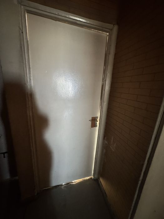 Eshiklar tekinga berilad