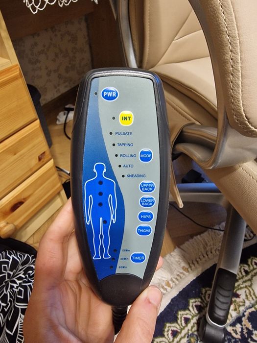 Vând scaun de birou cu masaj. Impecabil