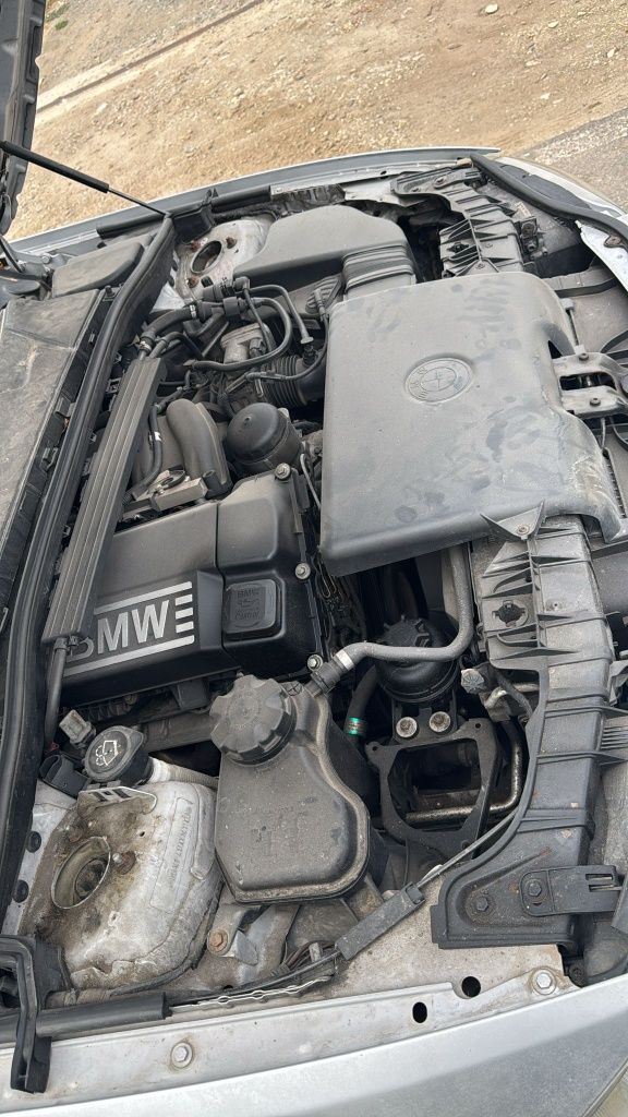 Bara fata capota faruri tragar haion bmw seria 1 e87 116 i