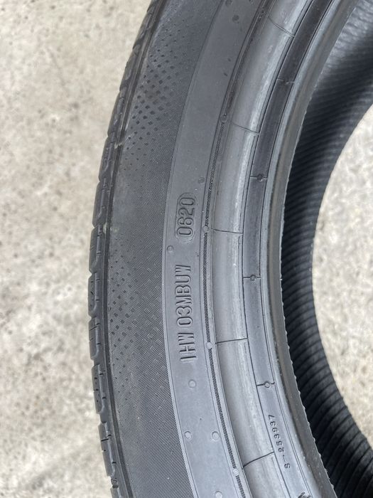 2 anvelope de vara 255/45/19 Semperit